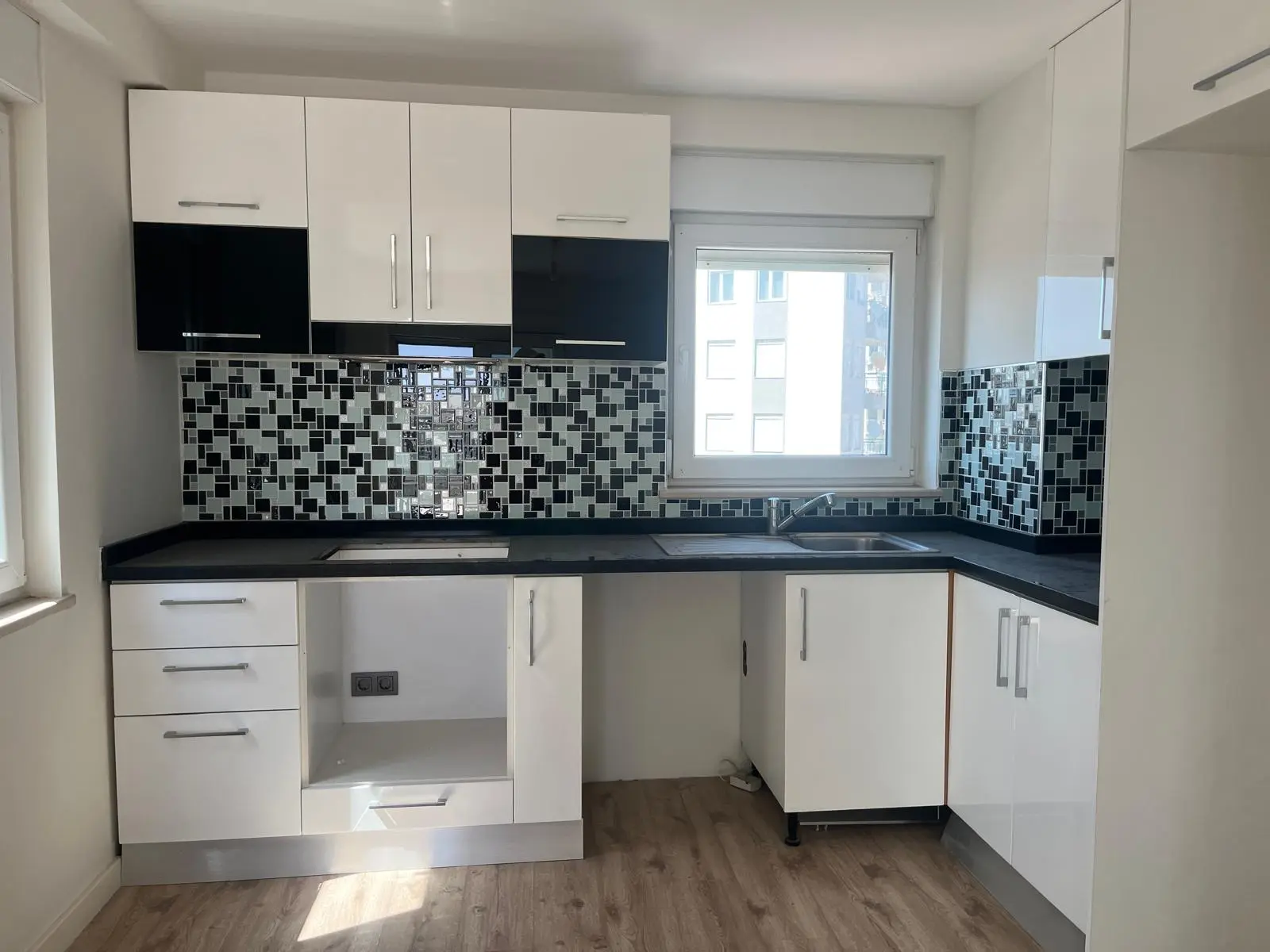 Fitted kitchen